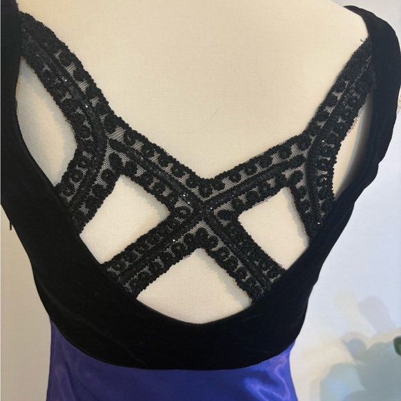 Vintage classic Blue and Black Dress, lace detail back - Picture 10 of 11